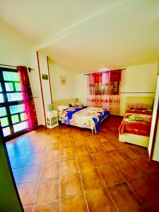 Вілла Agriturismo Pianezze Grotte di Castro Екстер'єр фото